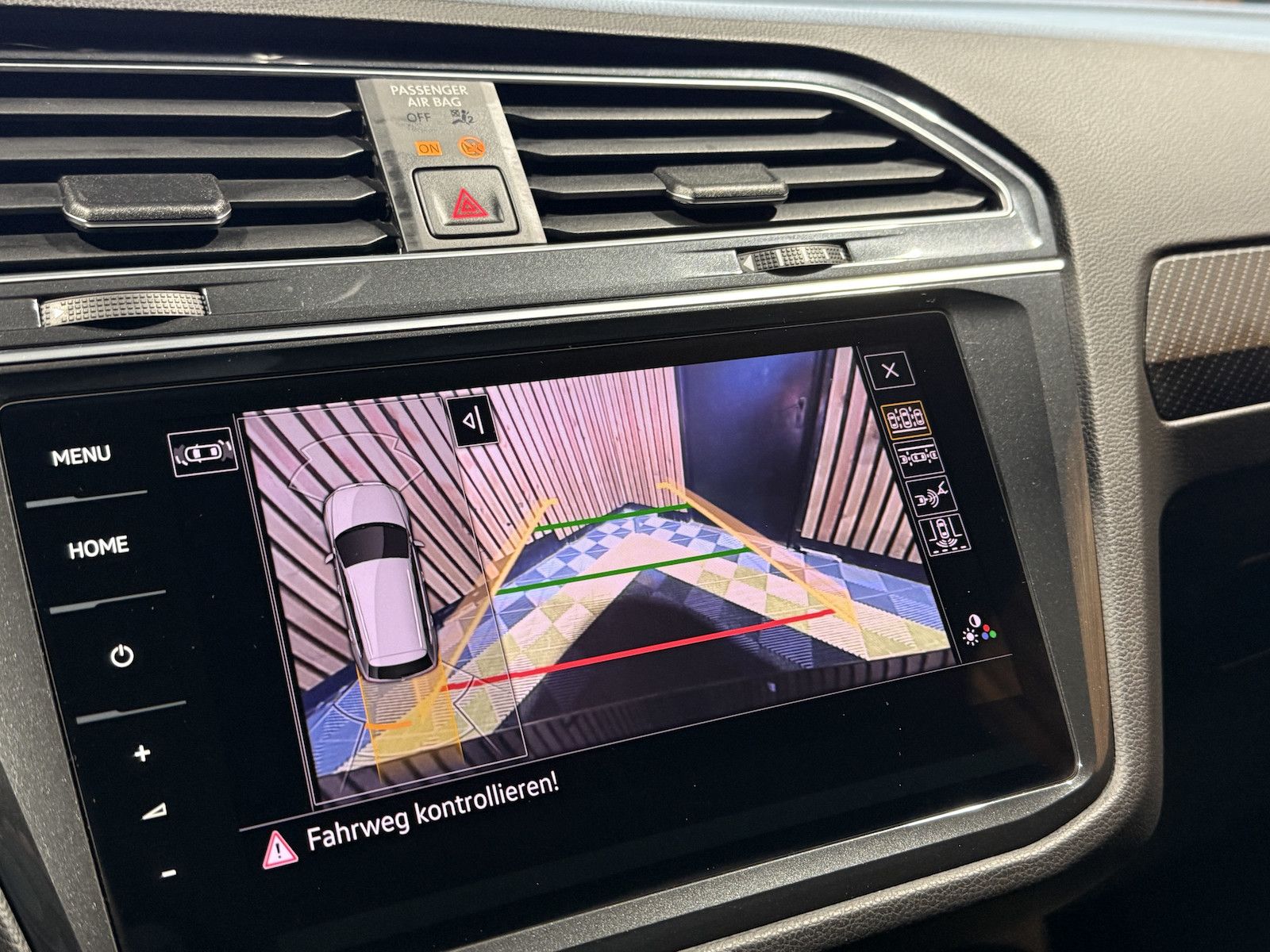 Volkswagen Tiguan 2,0 TDI 4M DSG R-Line Black *Navi*AHK*IQ*