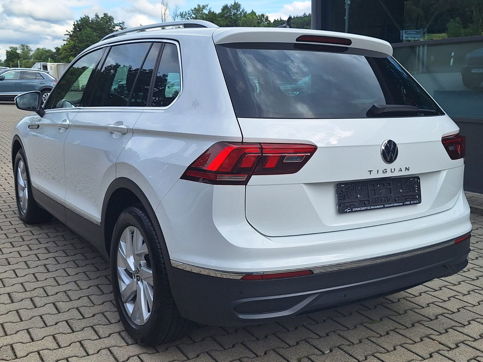 Volkswagen Tiguan 2.0 TDI United DSG - Samsaru's Car Outlet