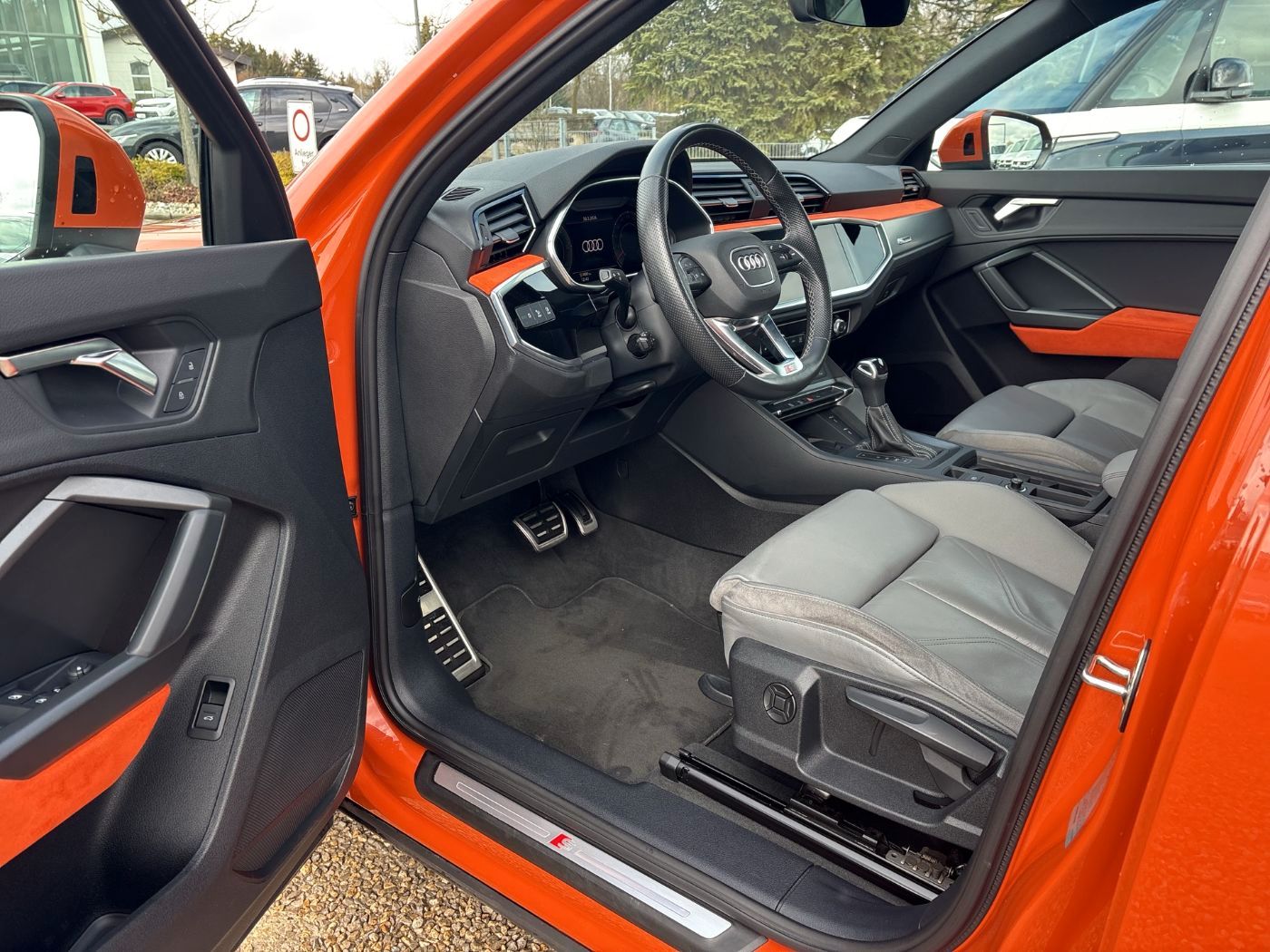 Audi Q3 S line TDI S tronic Kamera/Pano/AHK/ACC/LED