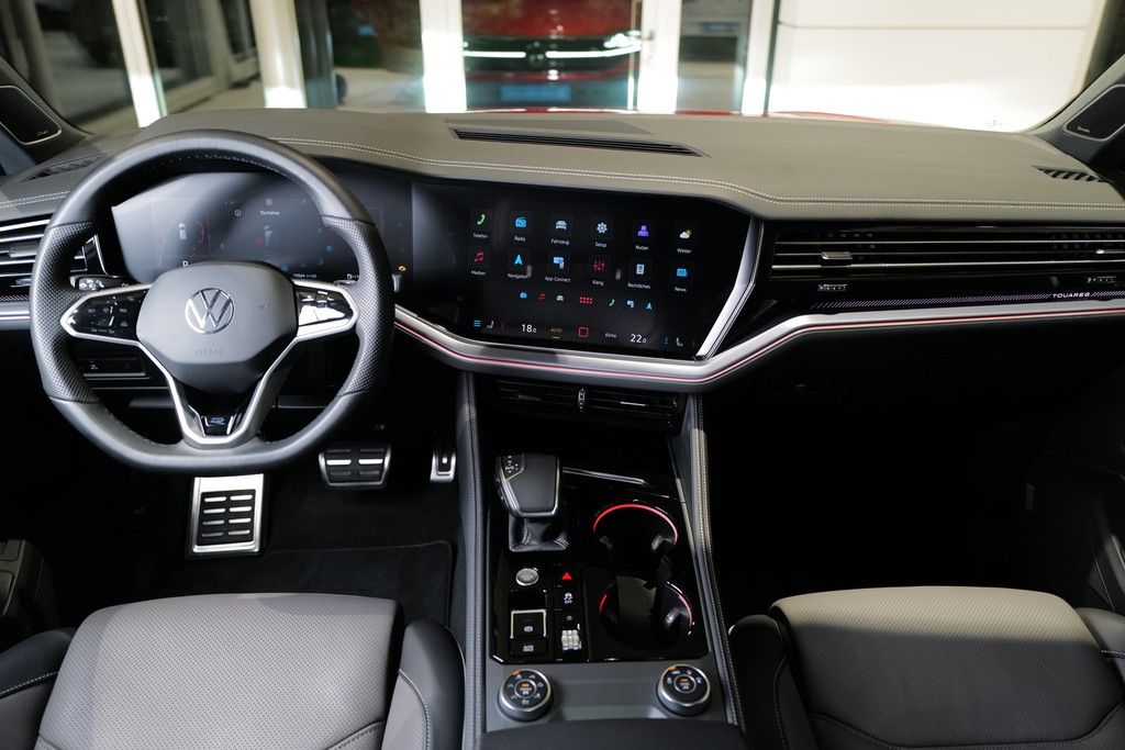 Volkswagen Touareg 3.0TDI R-Line - Samsaru's Car Outlet