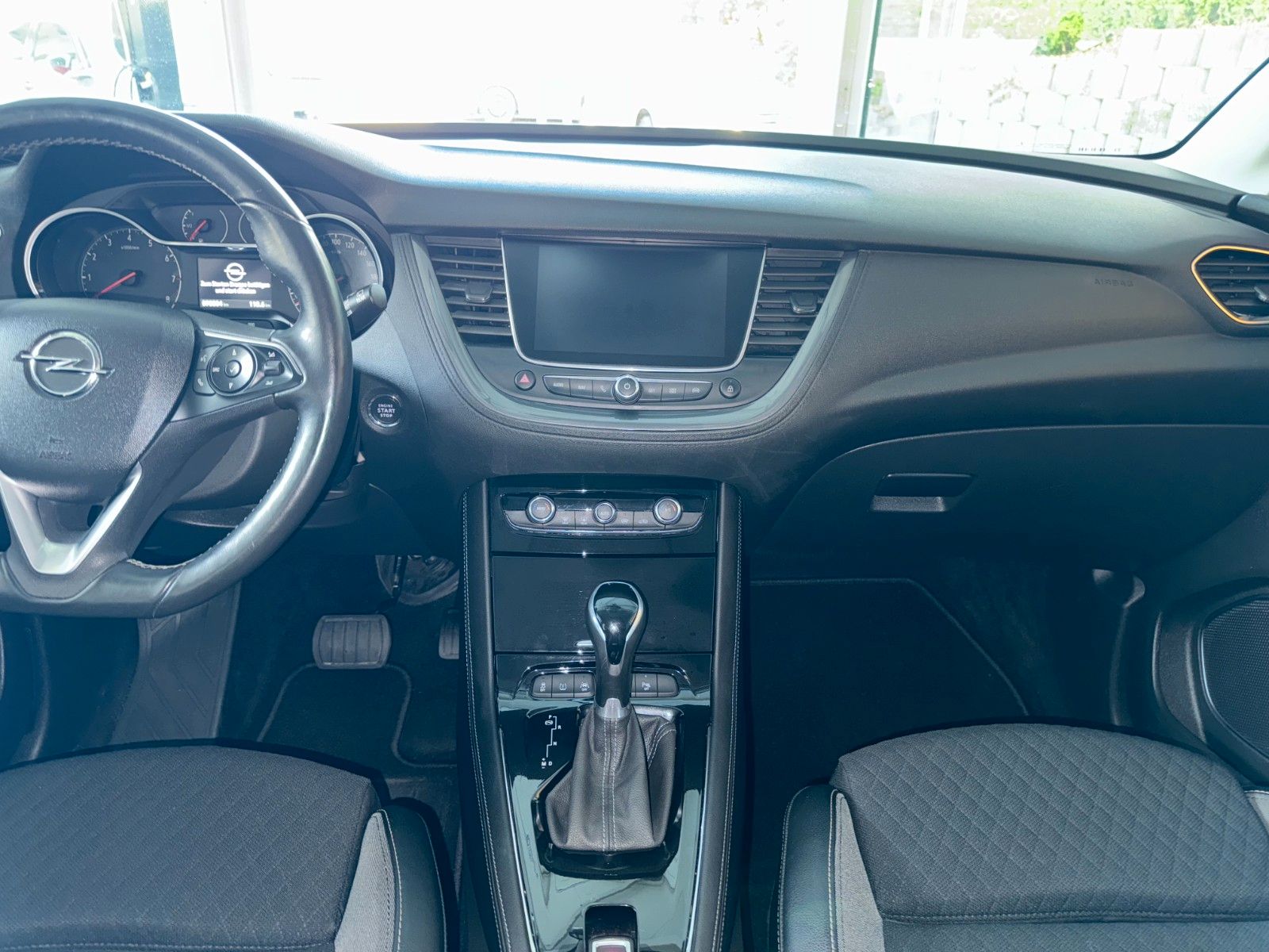 Opel Grandland X Innovation - Samsaru's Car Outlet