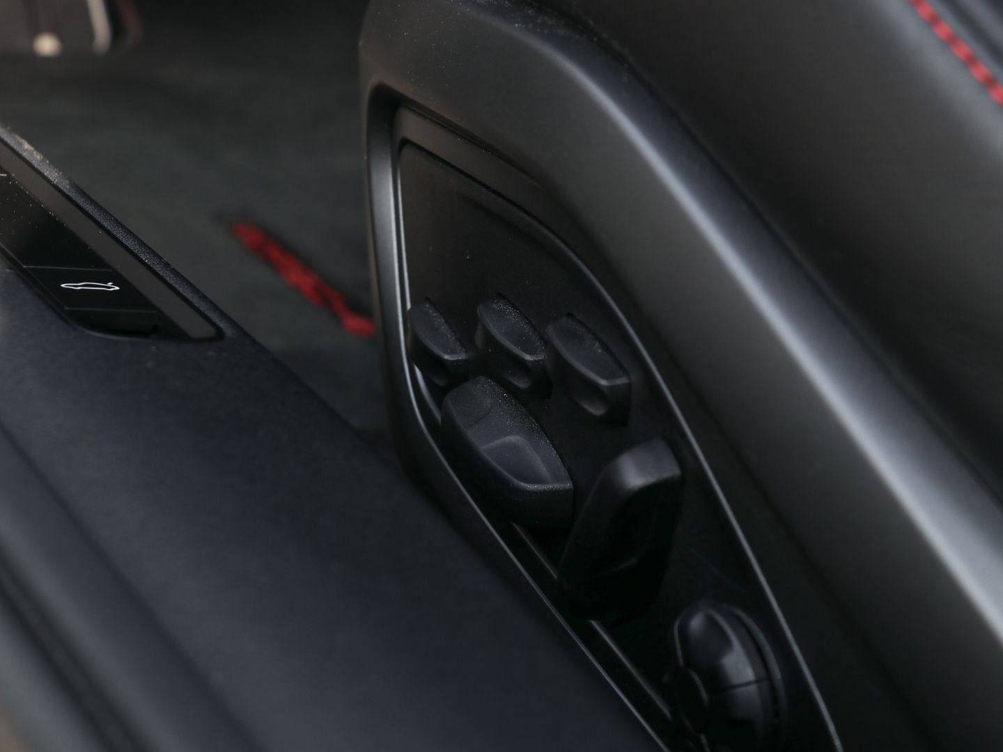 Porsche 992 911 Targa 4 GTS Burmester HA-Lenkung LED
