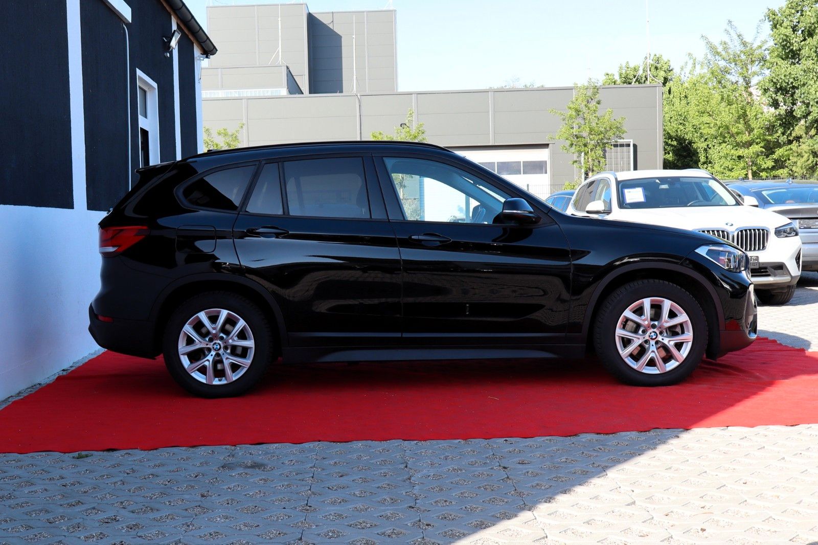 BMW X1 xDrive 25 e Advantage - Samsaru's Car Outlet