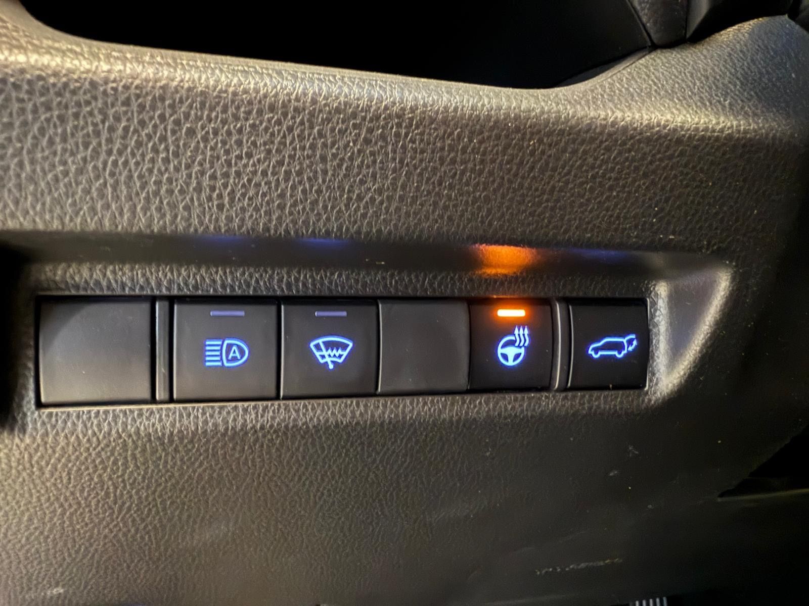 Toyota RAV 4 HYBRID 4x4 - Samsaru's Car Outlet