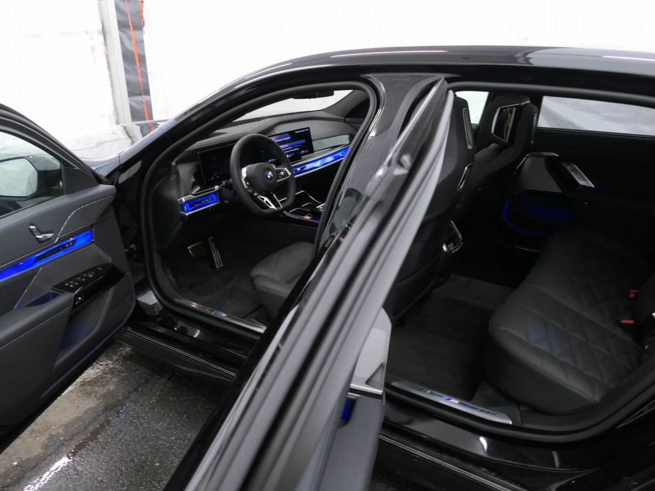 BMW 740dA xDr M SPORT SkyL,StHz,AHK,Lea.o.Anz.939,-