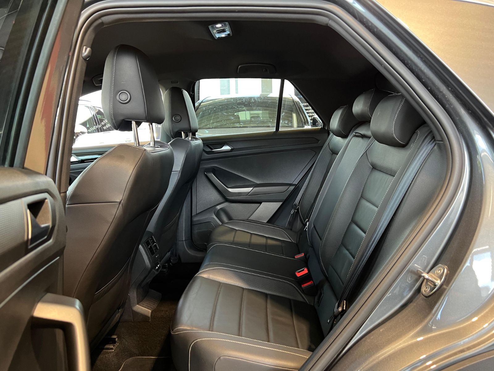 Volkswagen T-Roc R 4Motion - Samsaru's Car Outlet