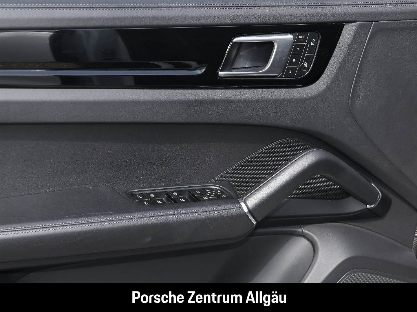 Porsche Cayenne S Coupe Platinum Edition HA-Lenkung BOSE