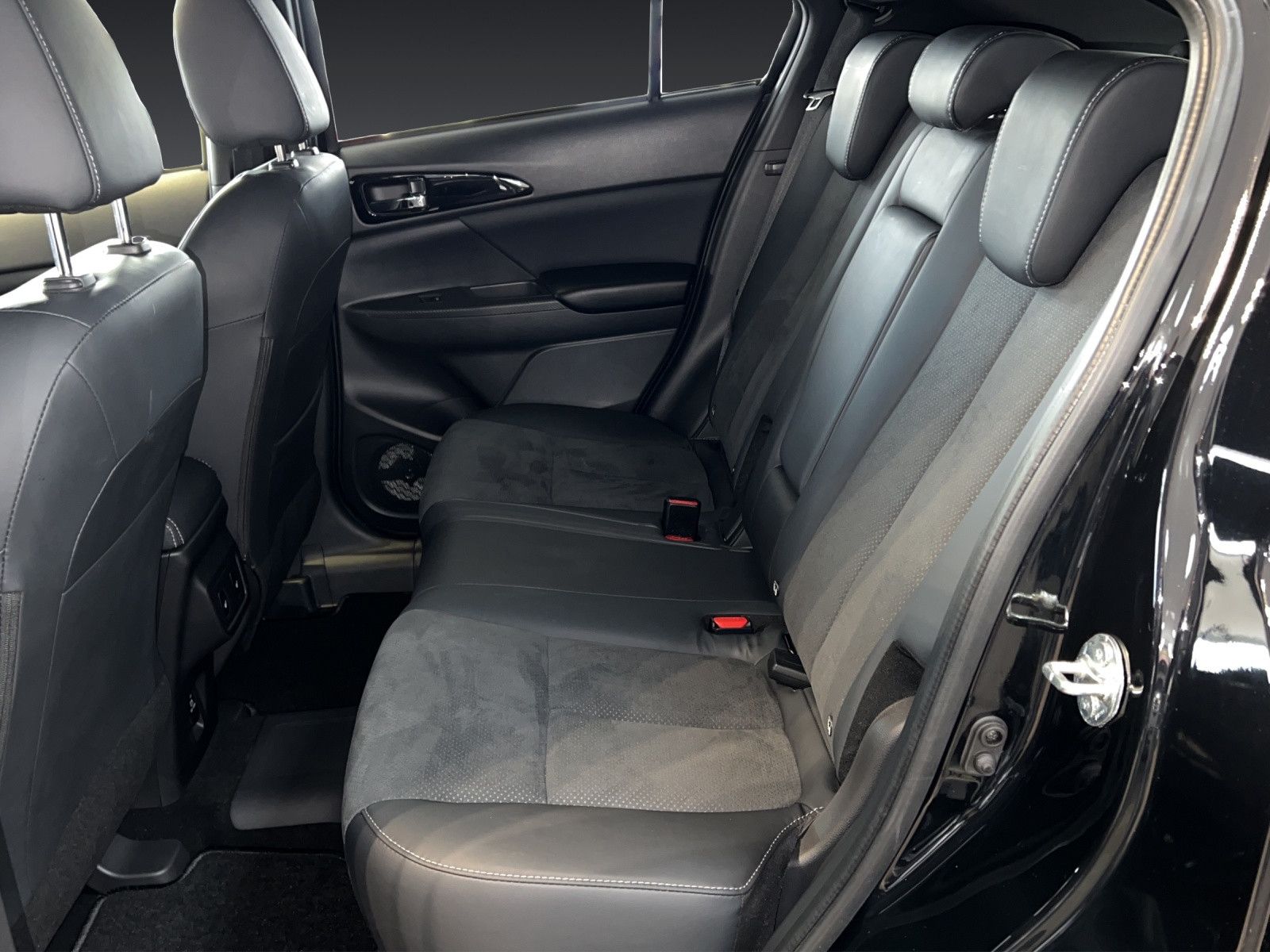 Mitsubishi Eclipse Cross PHEV Select +