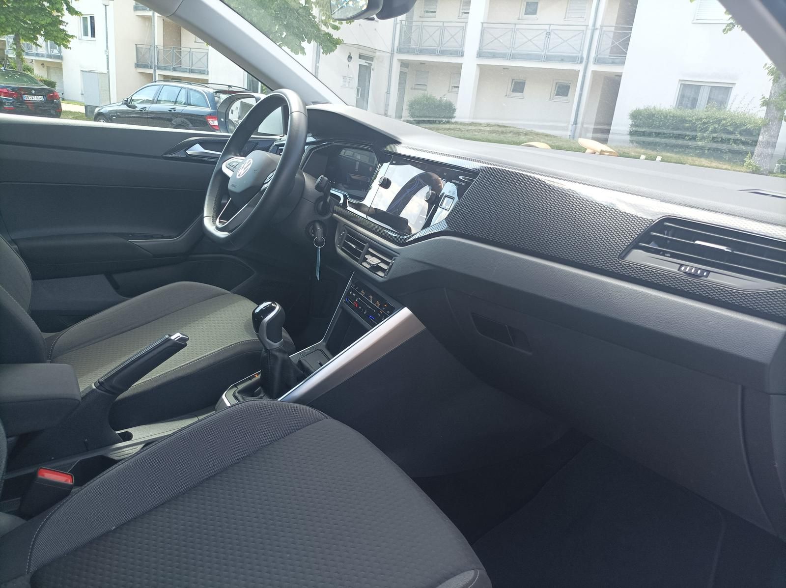 Volkswagen Taigo 1.0 TSI Life - Samsaru's Car Outlet