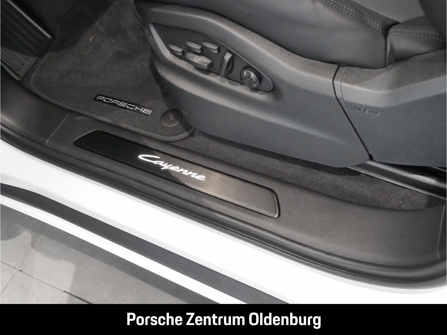 Porsche Cayenne E-Hybrid InnoDrive AHK Sportabgas 18 Weg