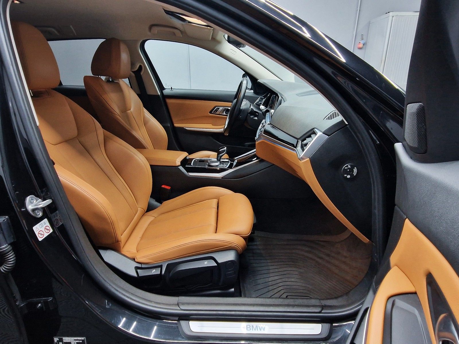 BMW 330 e Sport Line - Samsaru's Car Outlet