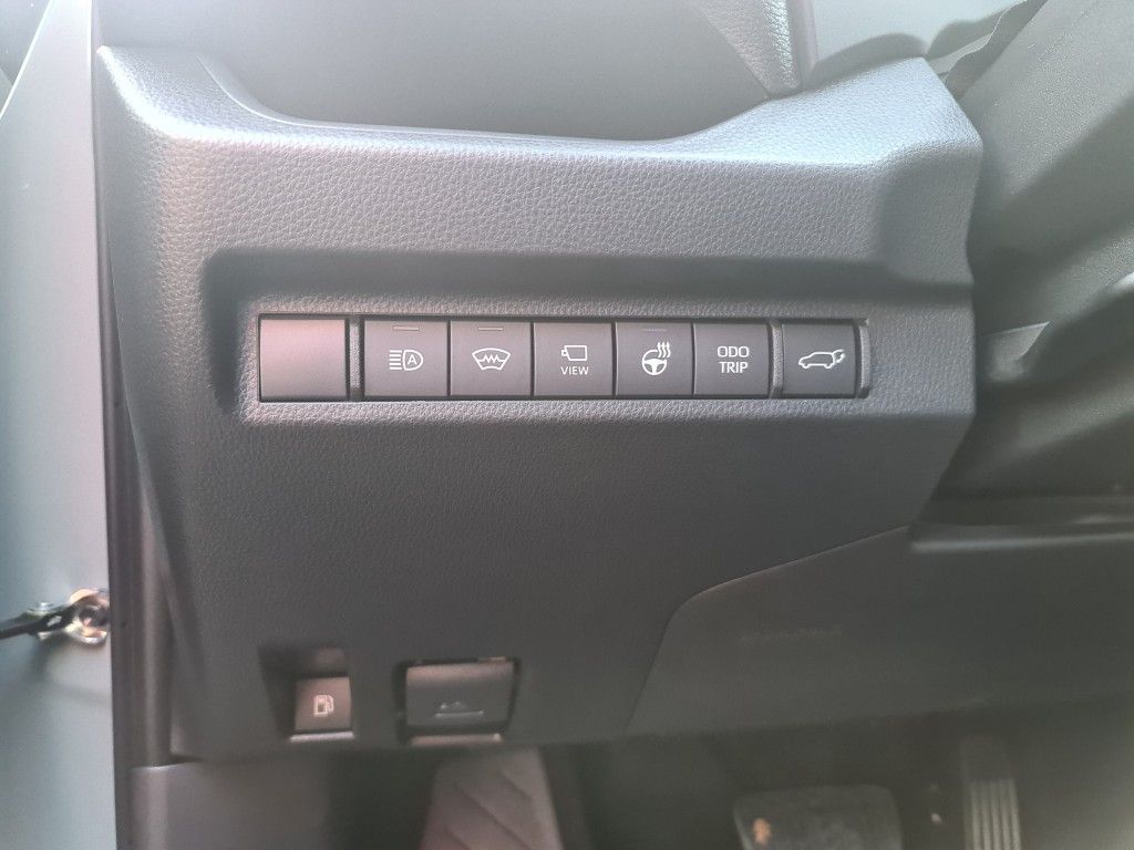 Toyota RAV 4 2.5 4x4 Hybrid Adventure - Samsaru's Car Outlet