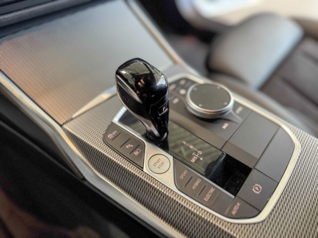 BMW 320 e xDrive M Sport - Samsaru's Car Outlet