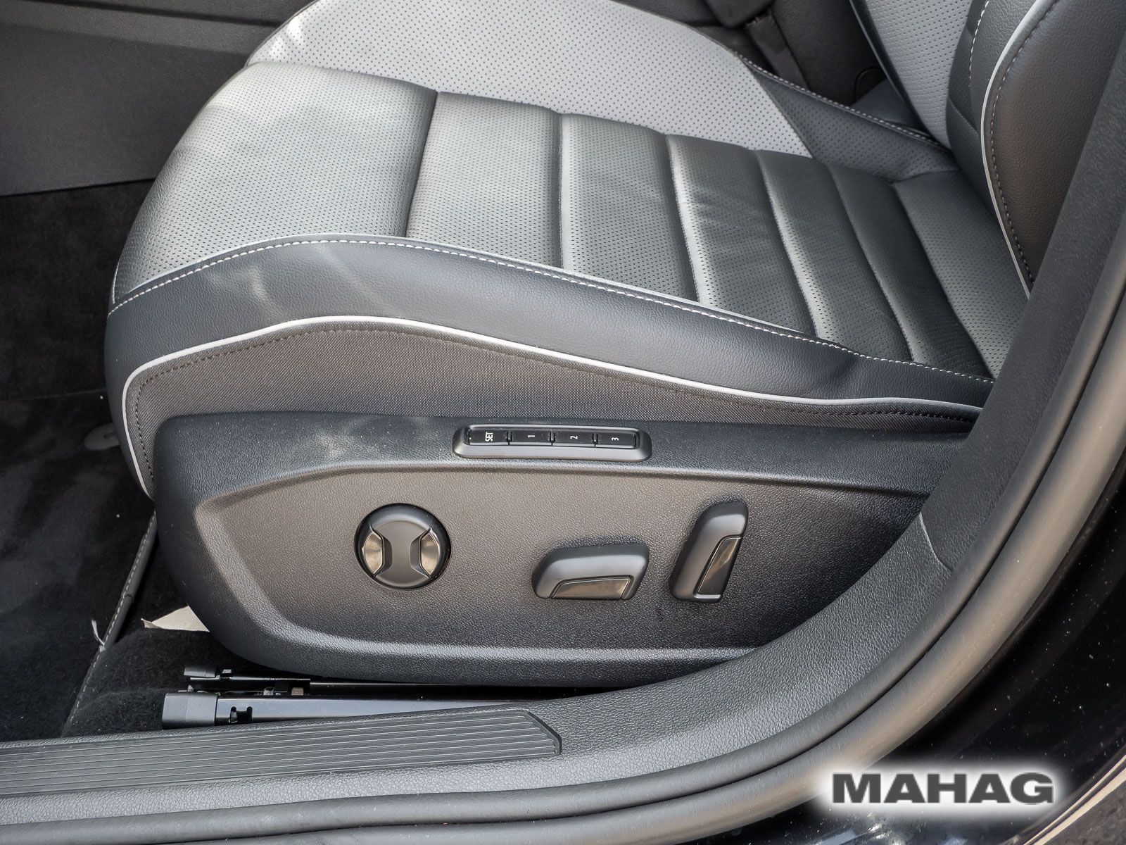 Volkswagen Golf VIII GTE 1,4 eHybrid AHK Leder LED+ Navi Pa