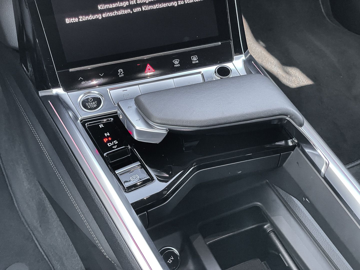 Audi Q8 Sportback 50 S line e-tron - Samsaru's Car Outlet