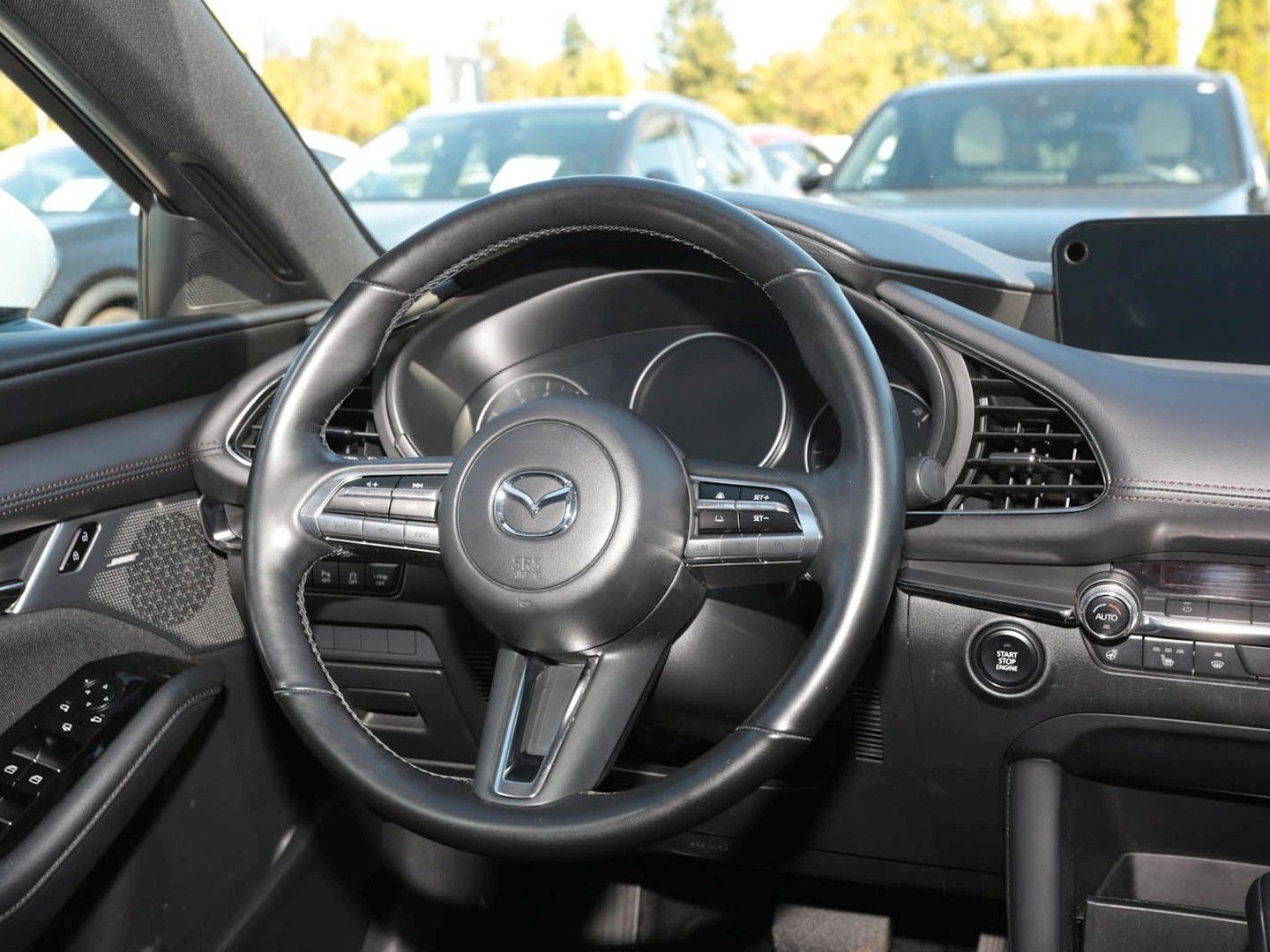 Mazda 3 Selection NAVI+PDC+360°MONITOR+SHZ+LHZ