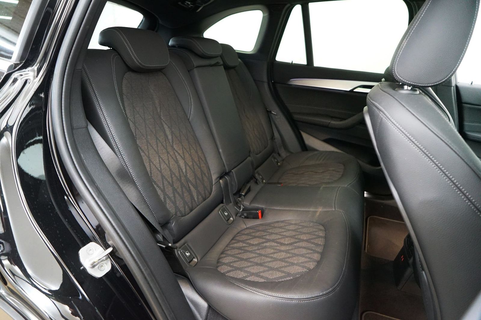 BMW X1 xDrive25e xLine - Samsaru's Car Outlet
