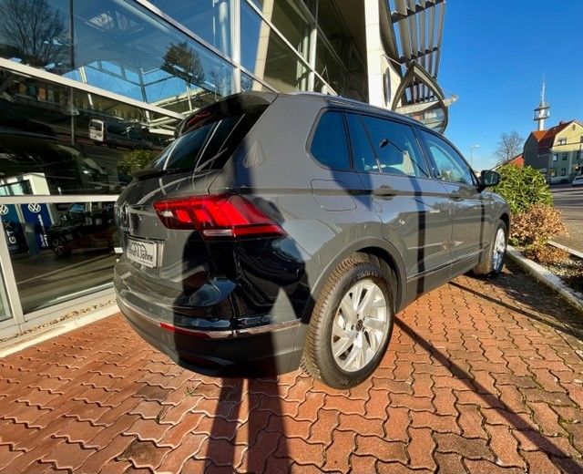 Volkswagen Tiguan 1.5 l TSI Active - Samsaru's Car Outlet