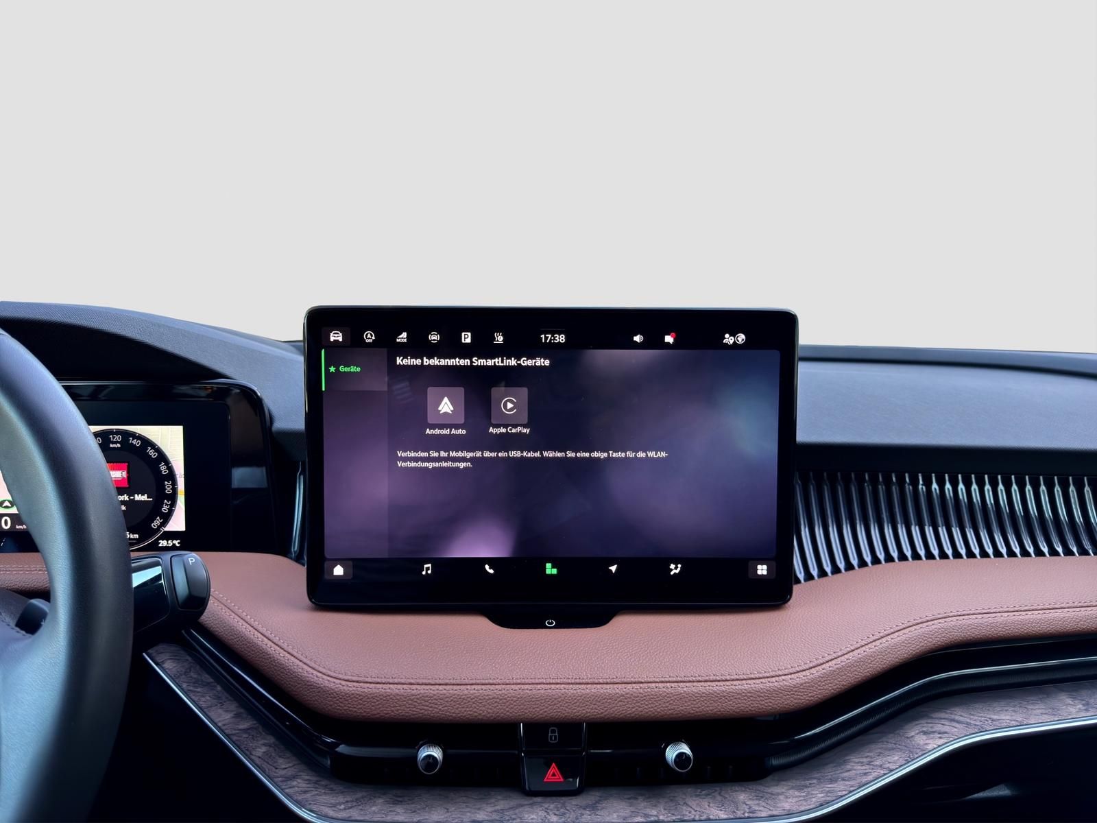 Skoda Superb 4x4 L&K*STHZ*AHK*360*ACC*HUD*LEDER*CANTON