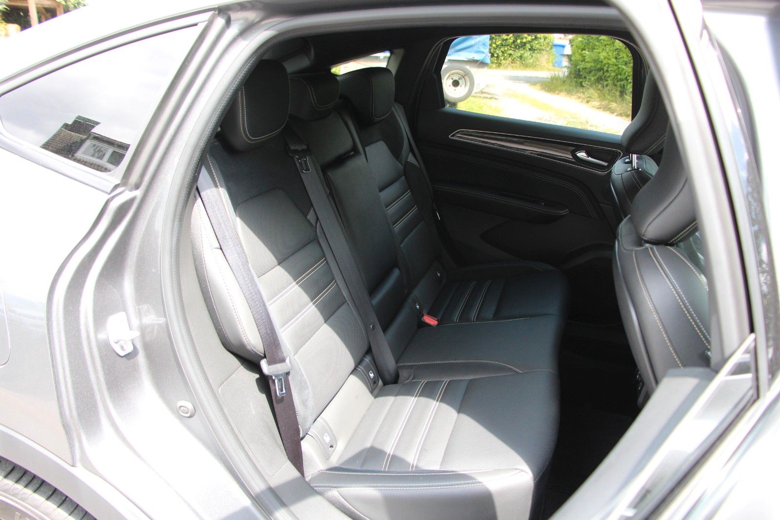 Renault Arkana Full Hybrid 145 E-TECH engineered - Samsaru's Car Outlet