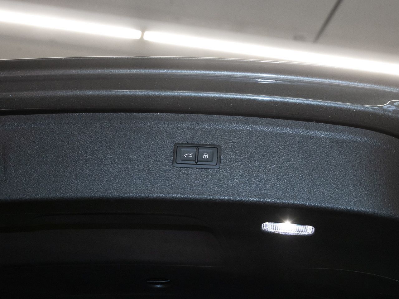 Audi Q5 40 TFSI quattro S line AHK Matrix Pano Kamera