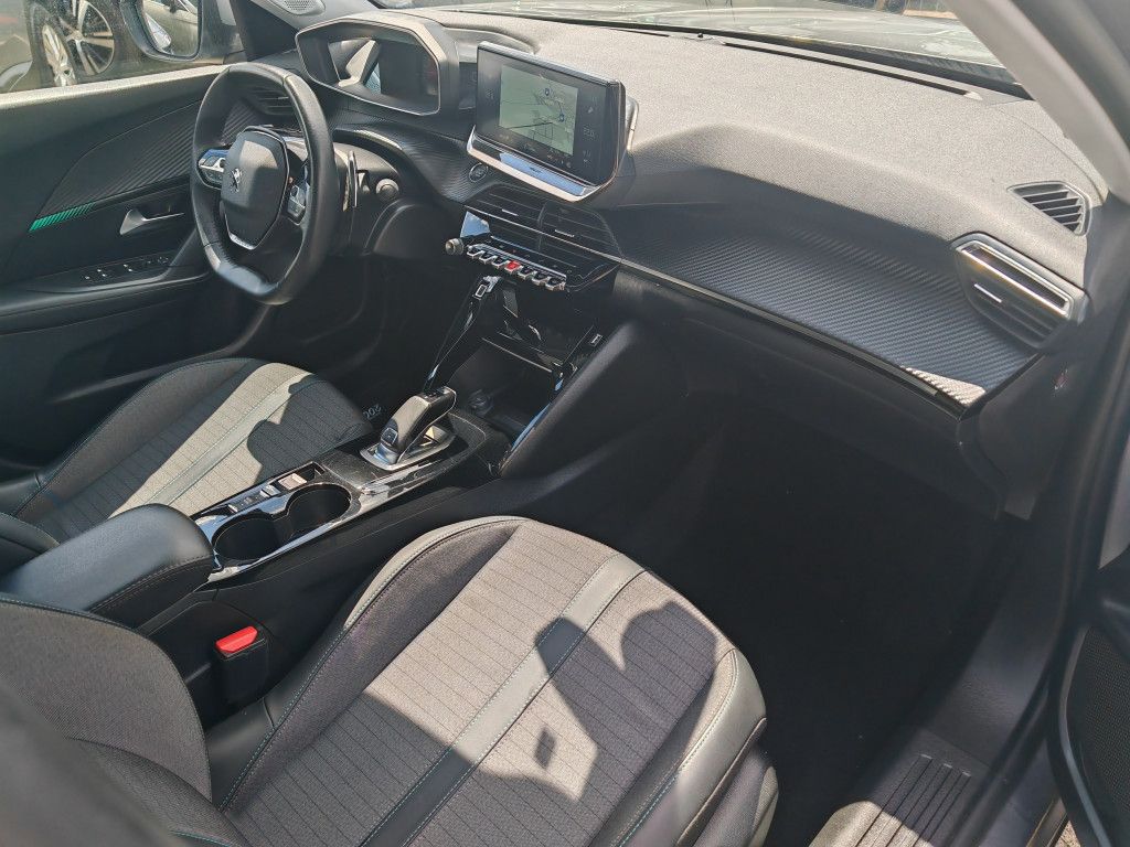 Peugeot 2008 PureTech 130 ALLURE - Samsaru's Car Outlet