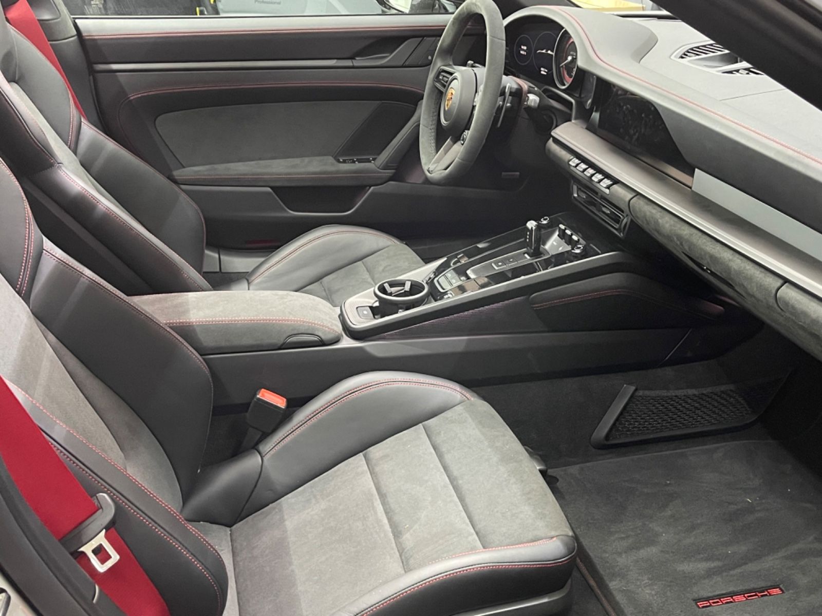 Porsche 911 Targa 4 GTS - Samsaru's Car Outlet