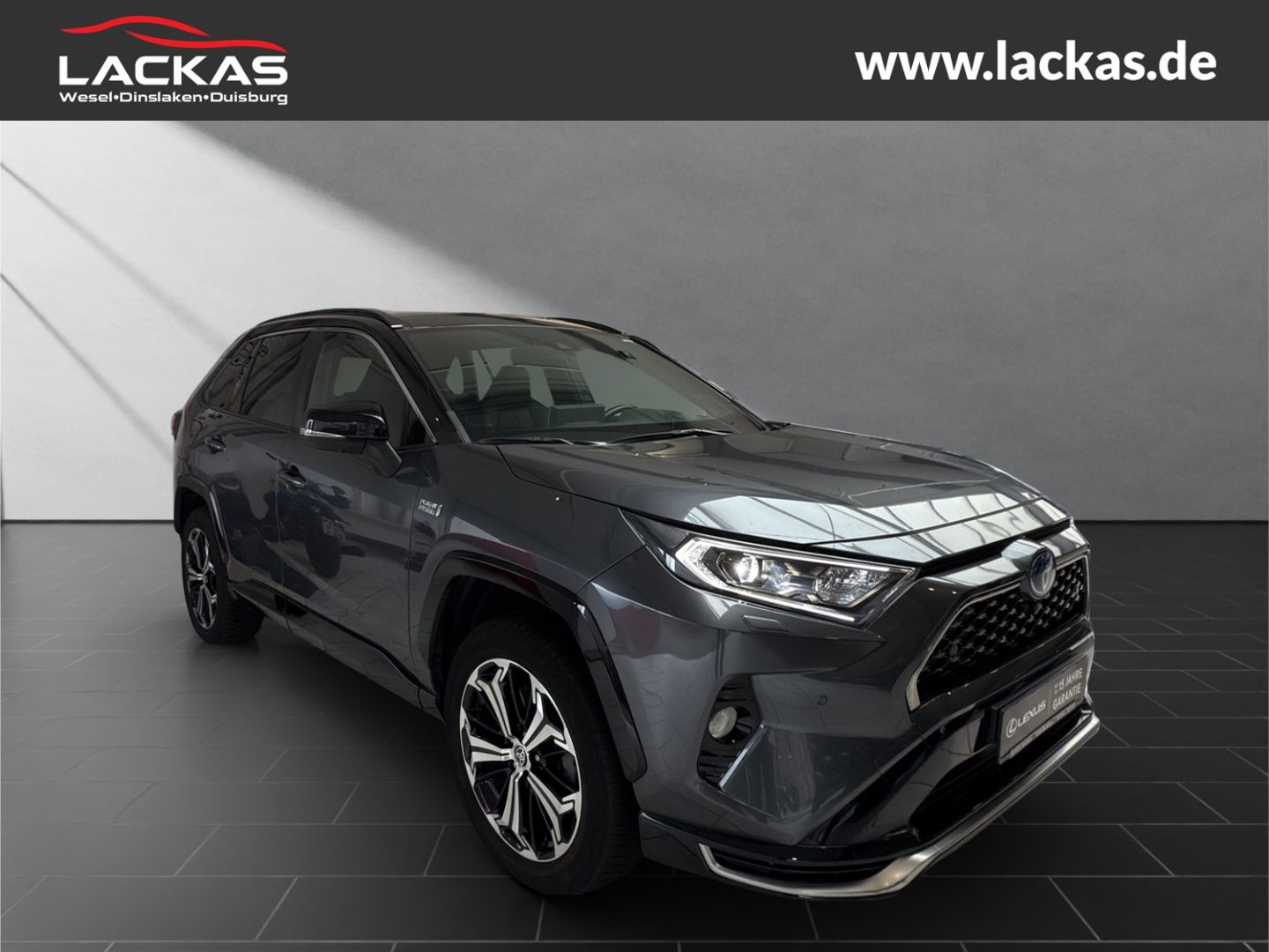 Toyota RAV 4 Plug-in Hybrid 4x4 - Samsaru's Car Outlet