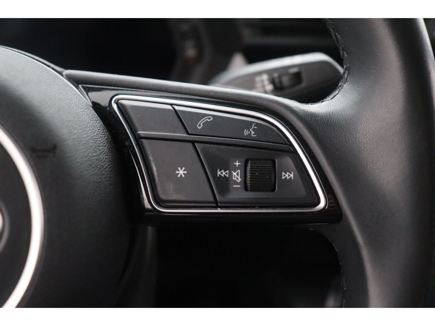 Audi A3 30TFSI Sb S-tronic+LED+VIRTUAL+CARPLAY+TEMPO