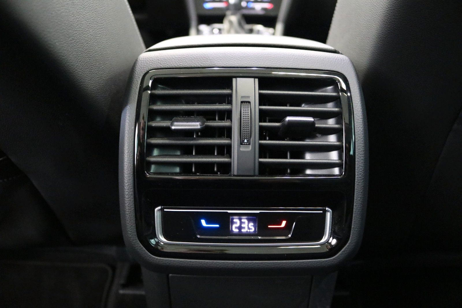 Volkswagen Passat Alltrack 4M AHK Pano STHZ Memory Matrix