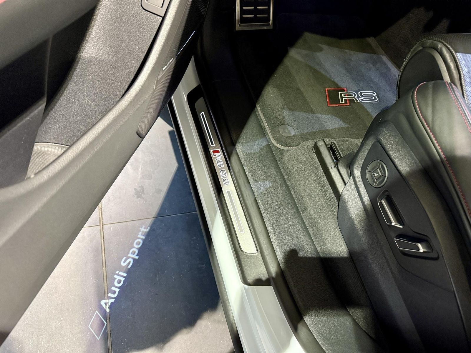 Audi RSQ8 Carbon Pak.+Standheiz 305 km/h+Keramik+B&O