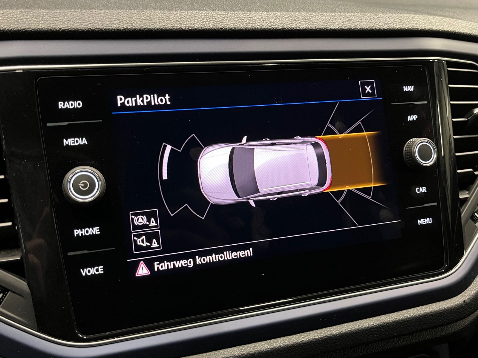 Volkswagen T-Roc 1.5 TSI DSG United - Samsaru's Car Outlet