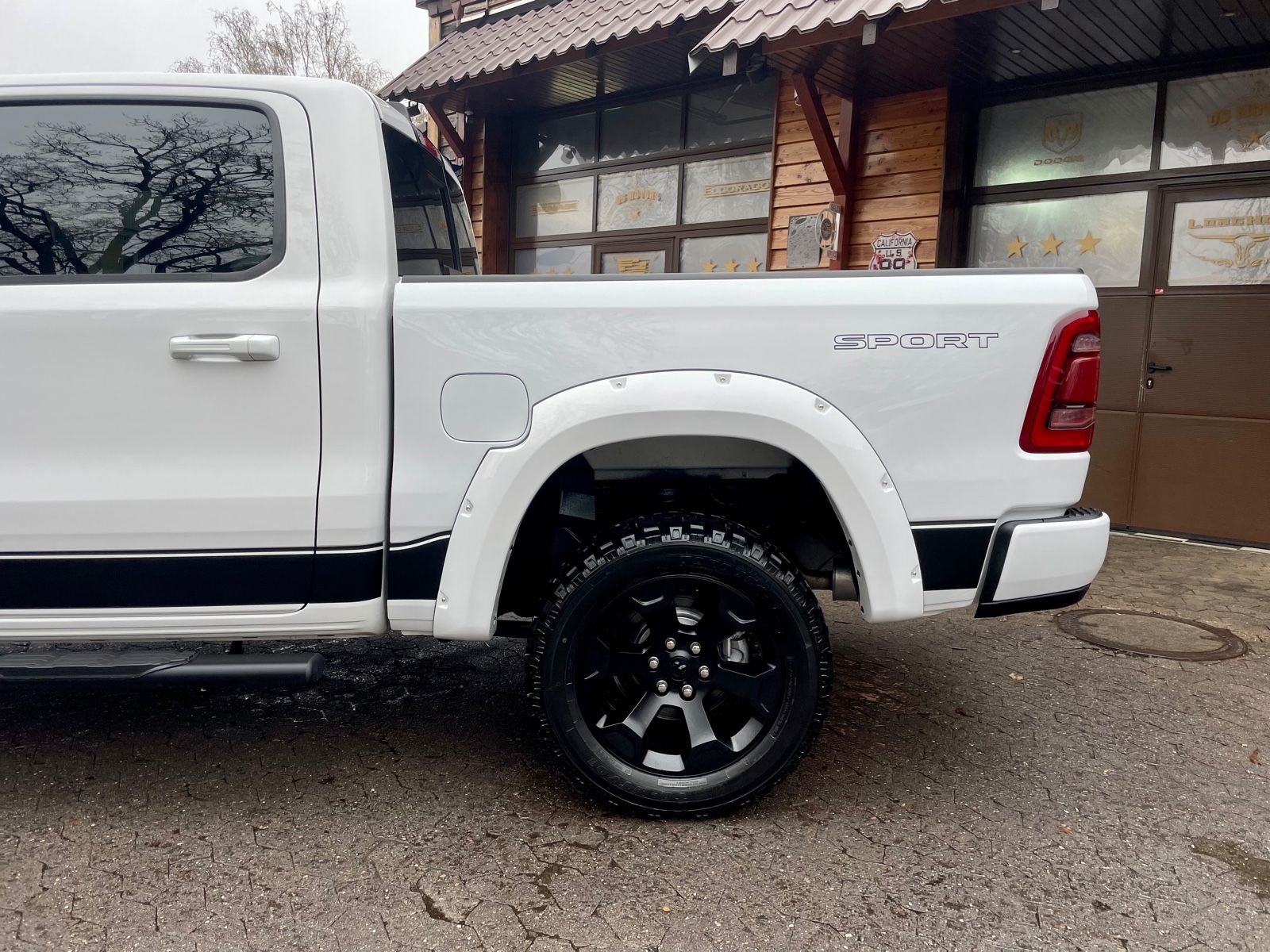 Dodge V8*4X4*OFF-ROAD*LARAMIE/SPORT*LED*AHK*GARANTE*