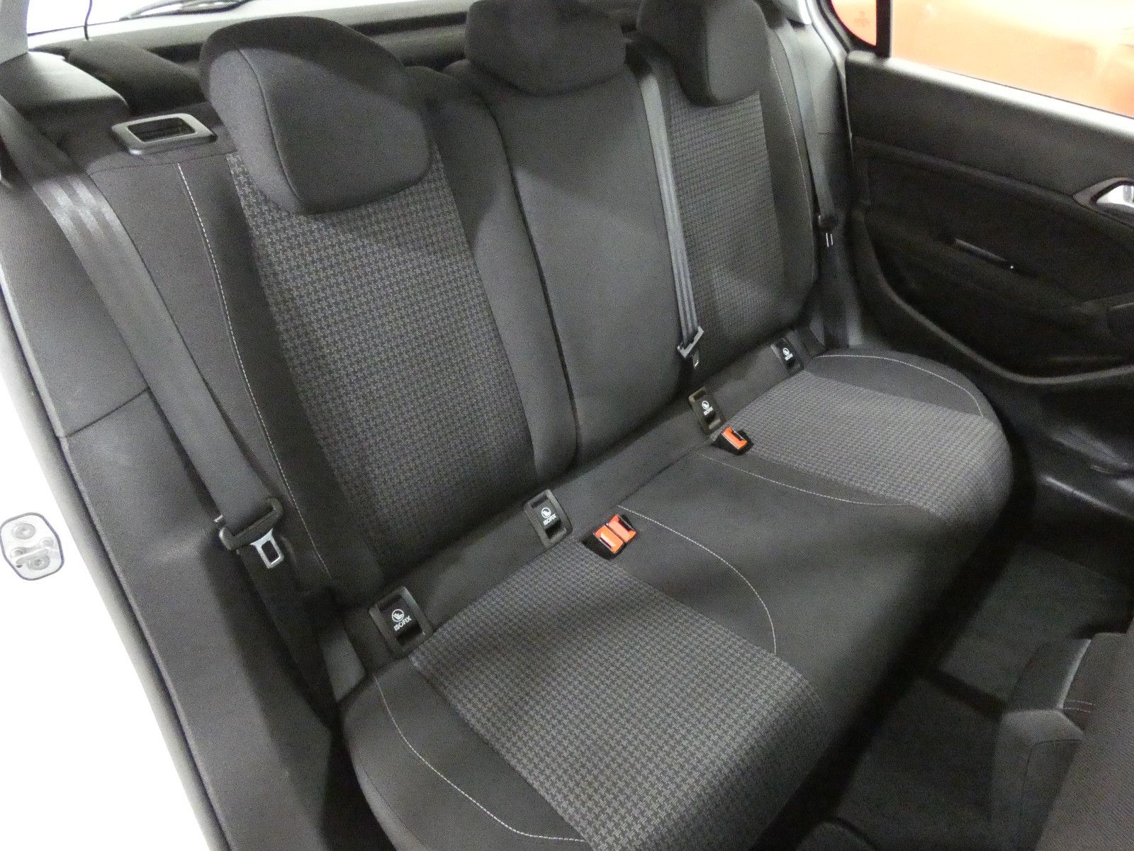 Peugeot 308 Active Pack - Samsaru's Car Outlet