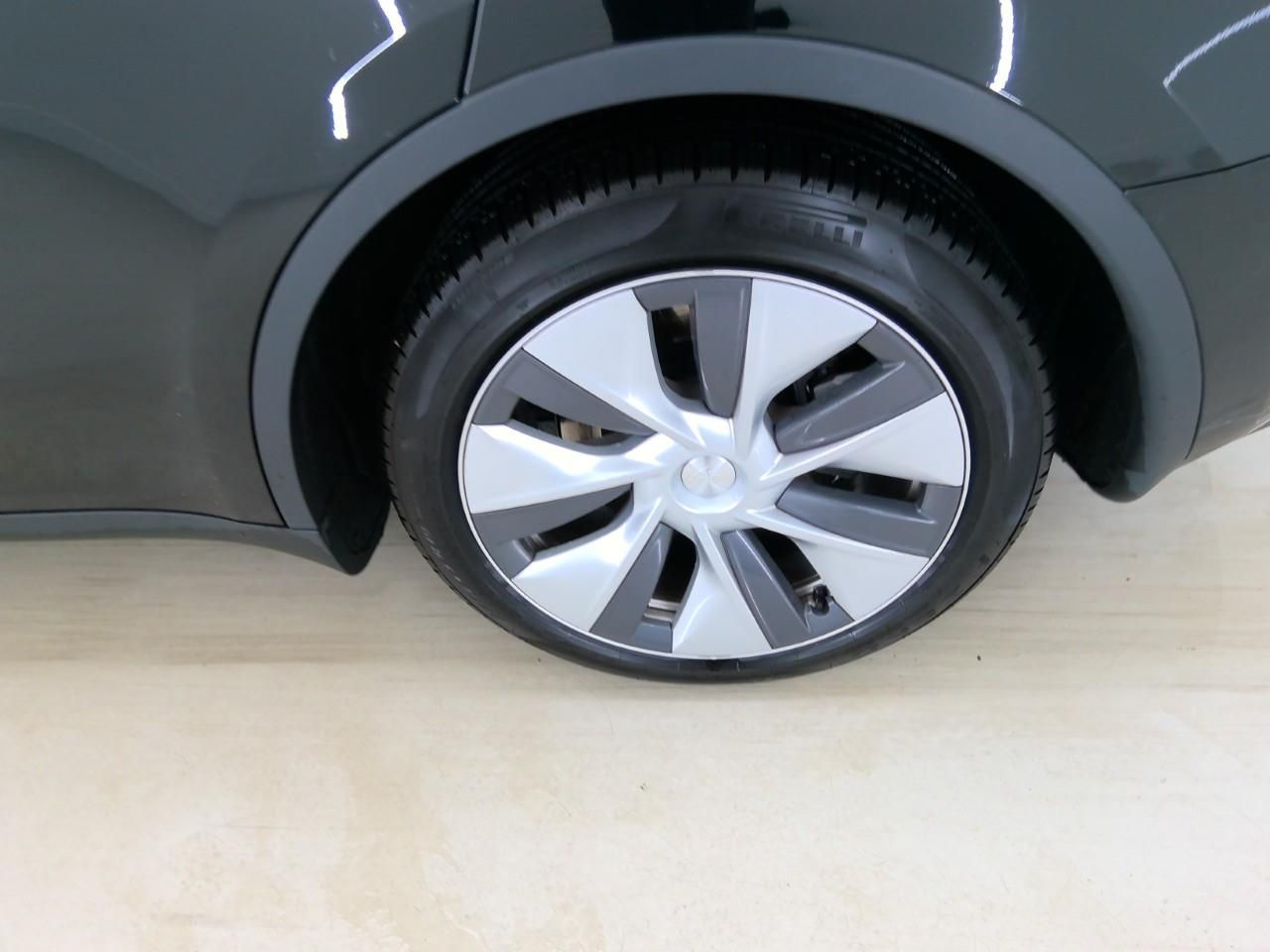 Tesla Model Y Standard RWD Plus 351pk 94.2% SoH [ TREK