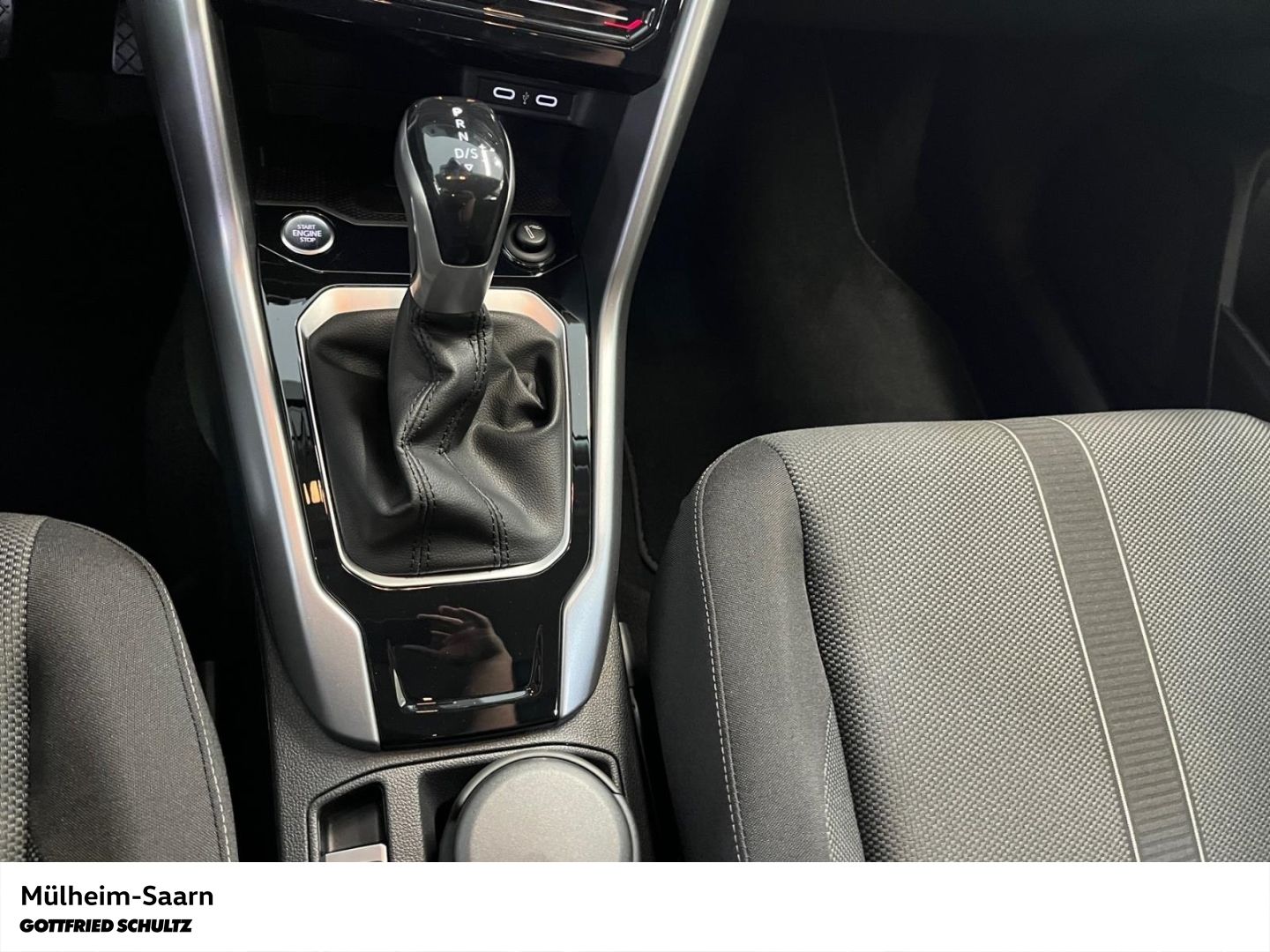 Volkswagen T-Roc 1.5 TSI DSG - Samsaru's Car Outlet