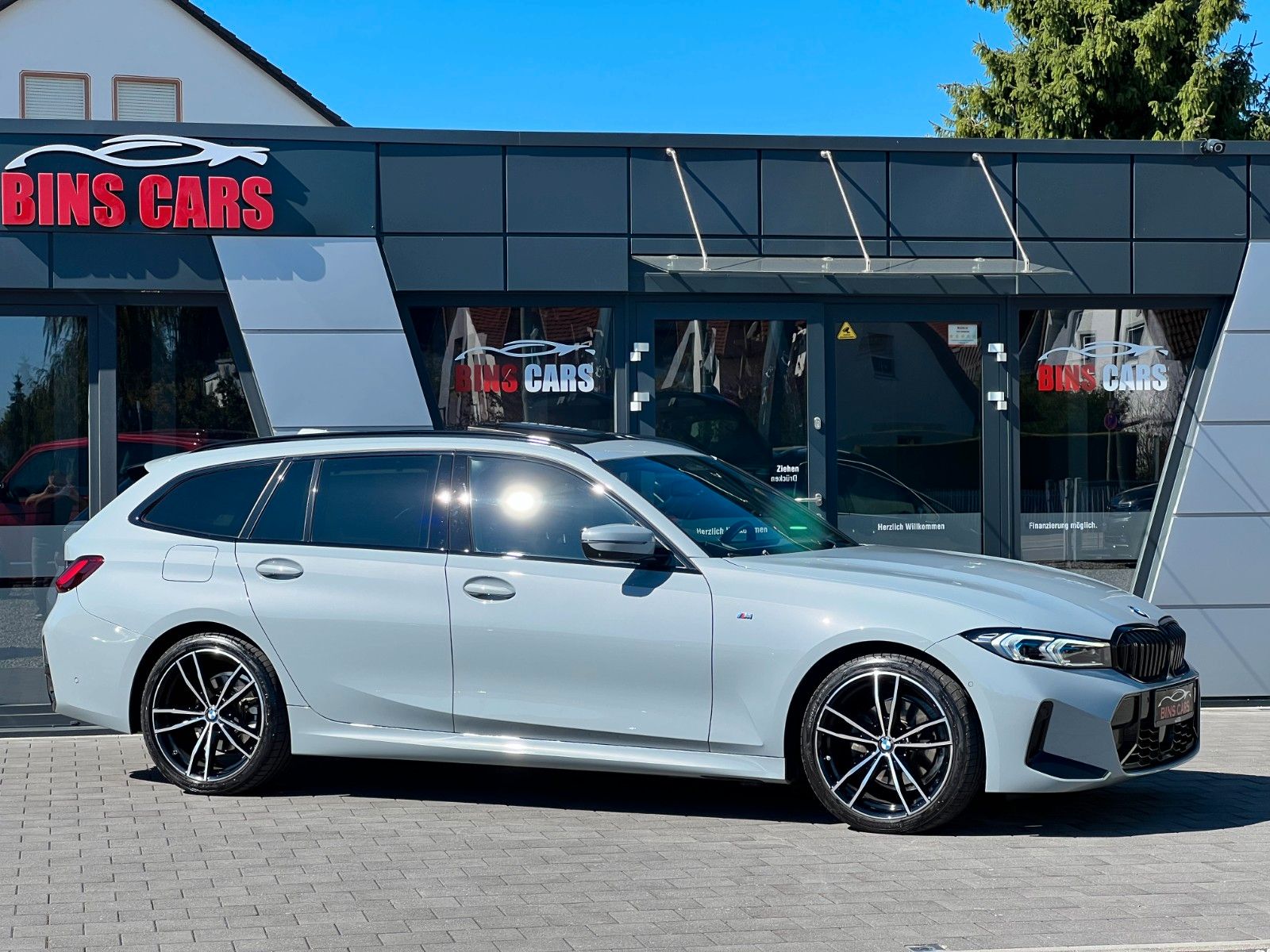 BMW 320d xDrive M Sport*360°HUD*Pano*HK*Standhzg*ACC