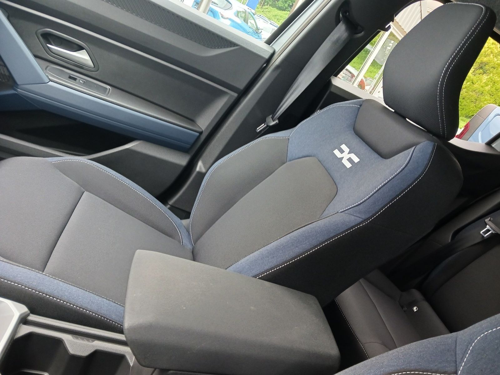 Dacia Duster Journey TCe 130 Mild-Hybrid - Samsaru's Car Outlet