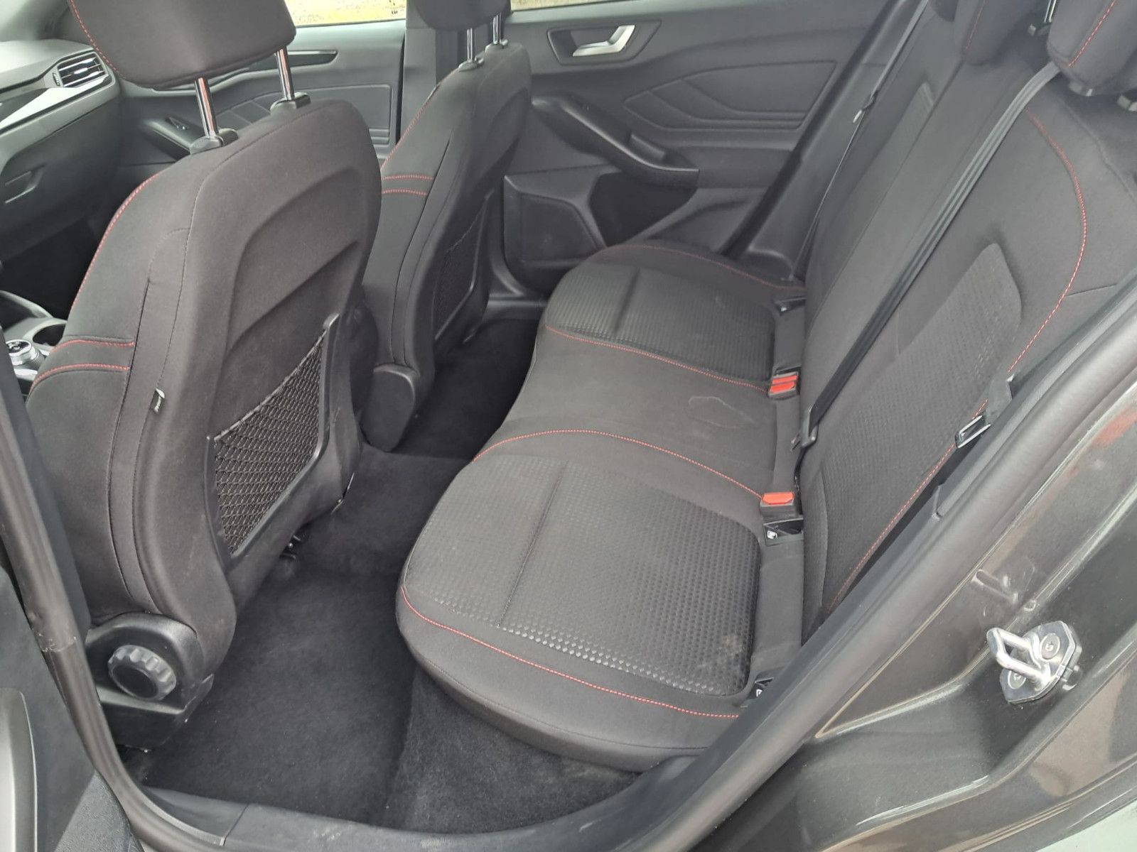Ford Focus Turnier ST-Line 1.5 Autom,Navi,ALU,Allwett