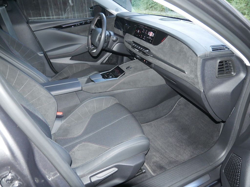 DS Automobiles DS 4 E-TENSE 225 Performance Line + MATRIX-LED