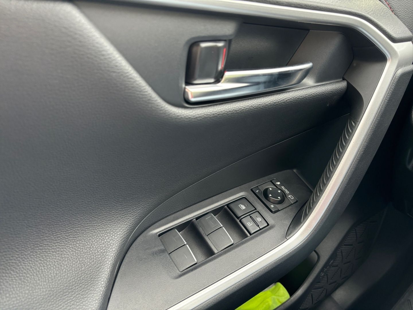 Toyota RAV 4 Plug-in Hybrid Allrad - Samsaru's Car Outlet
