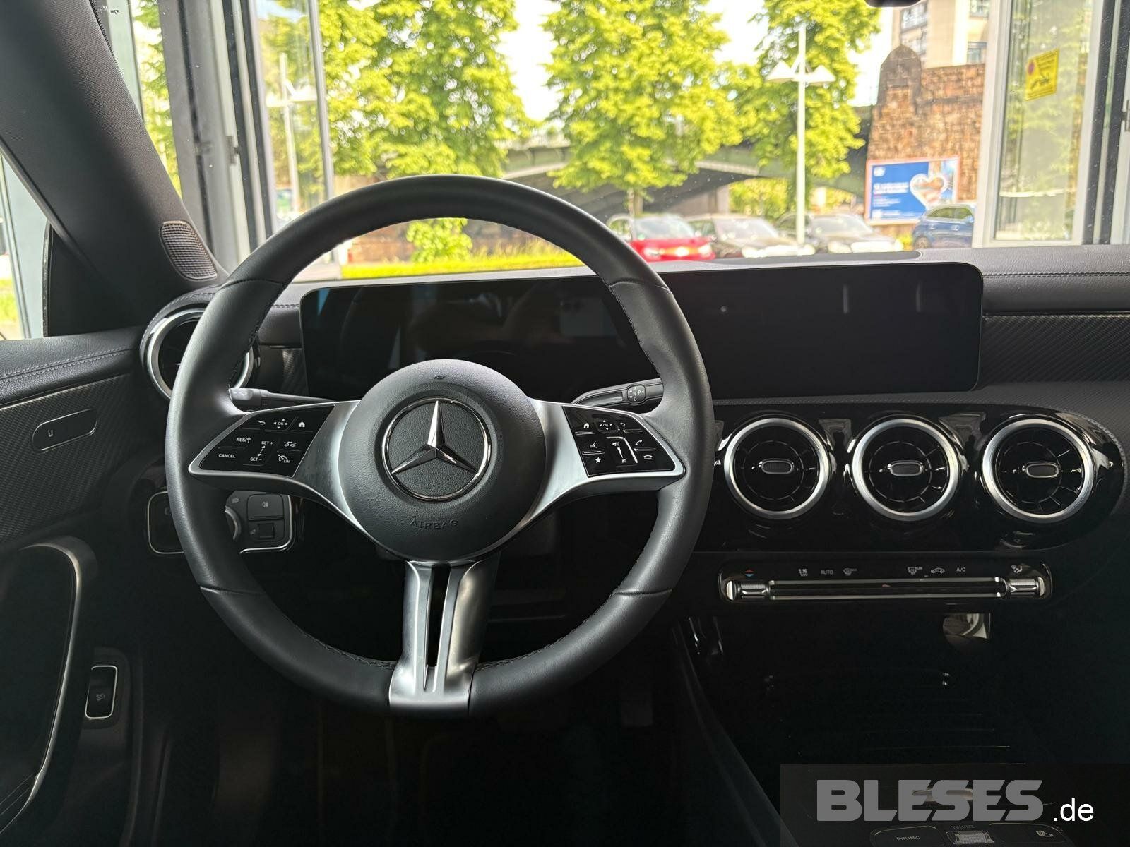 Mercedes-Benz CLA 180 Progressive - Samsaru's Car Outlet