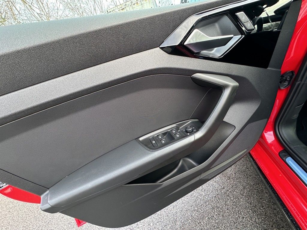 Audi A1 Sportback 35 TFSI S tronic S line NAV*SHZ*ACC