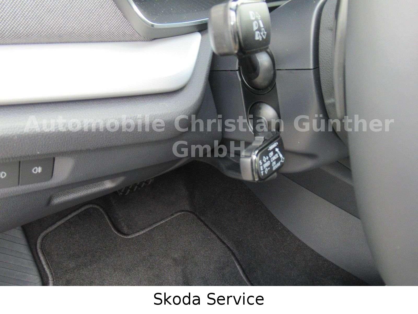 Skoda Octavia Combi Style 1.5 TSI - Samsaru's Car Outlet