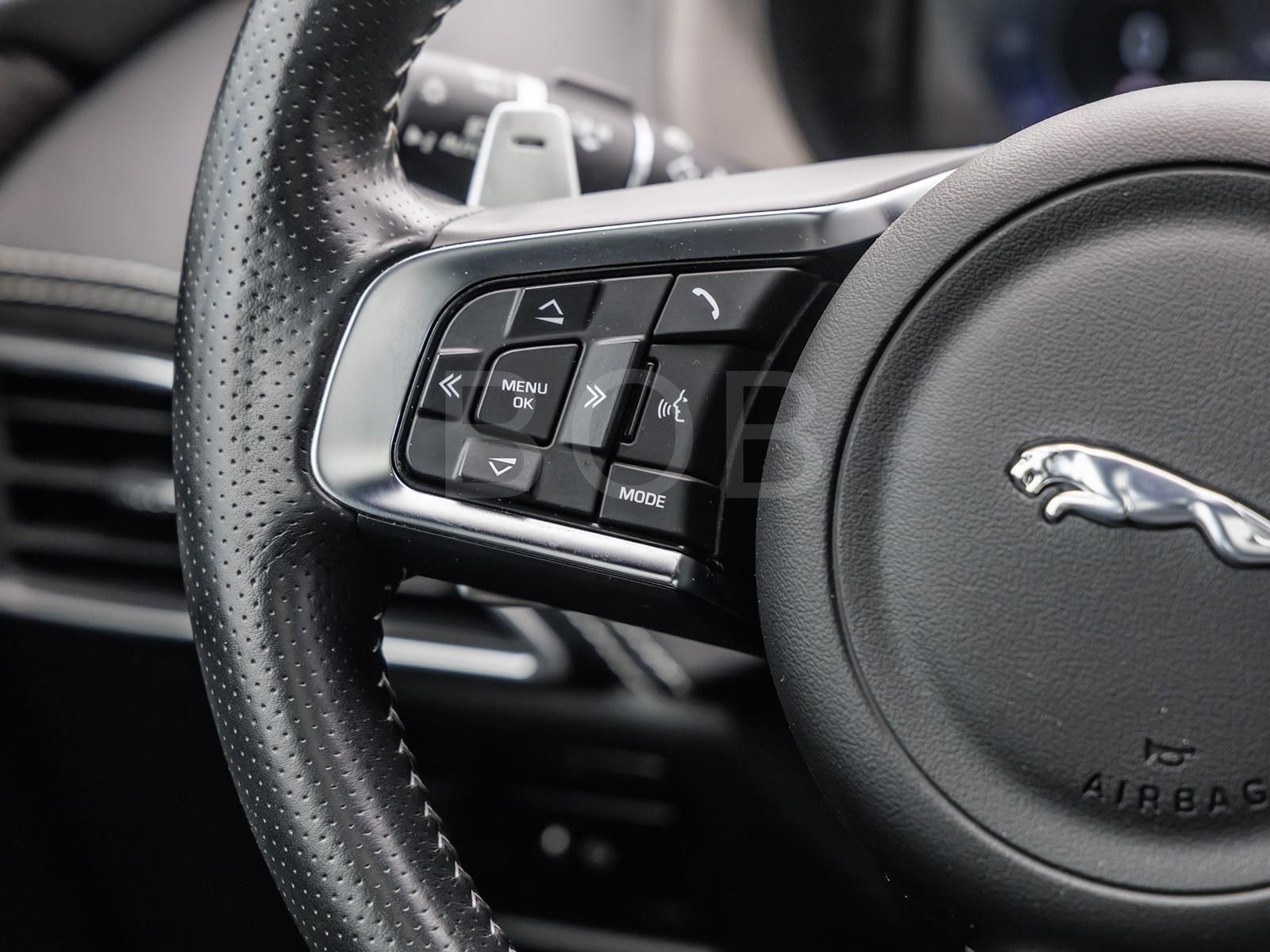 Jaguar F-Pace SVR Head-UP SD AHK Komfort-P