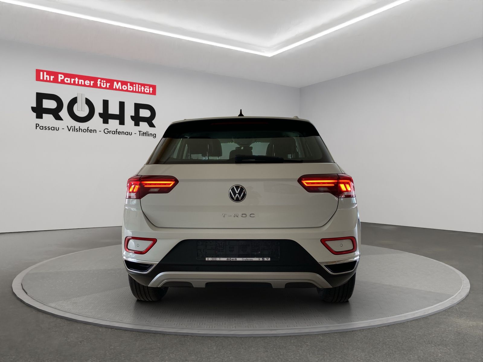 Volkswagen T-ROC 1.5 TSI - Samsaru's Car Outlet
