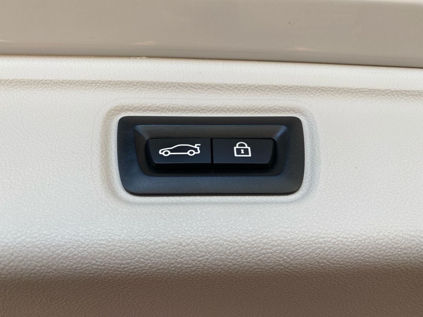 BMW 320 e Touring Advantage - Samsaru's Car Outlet