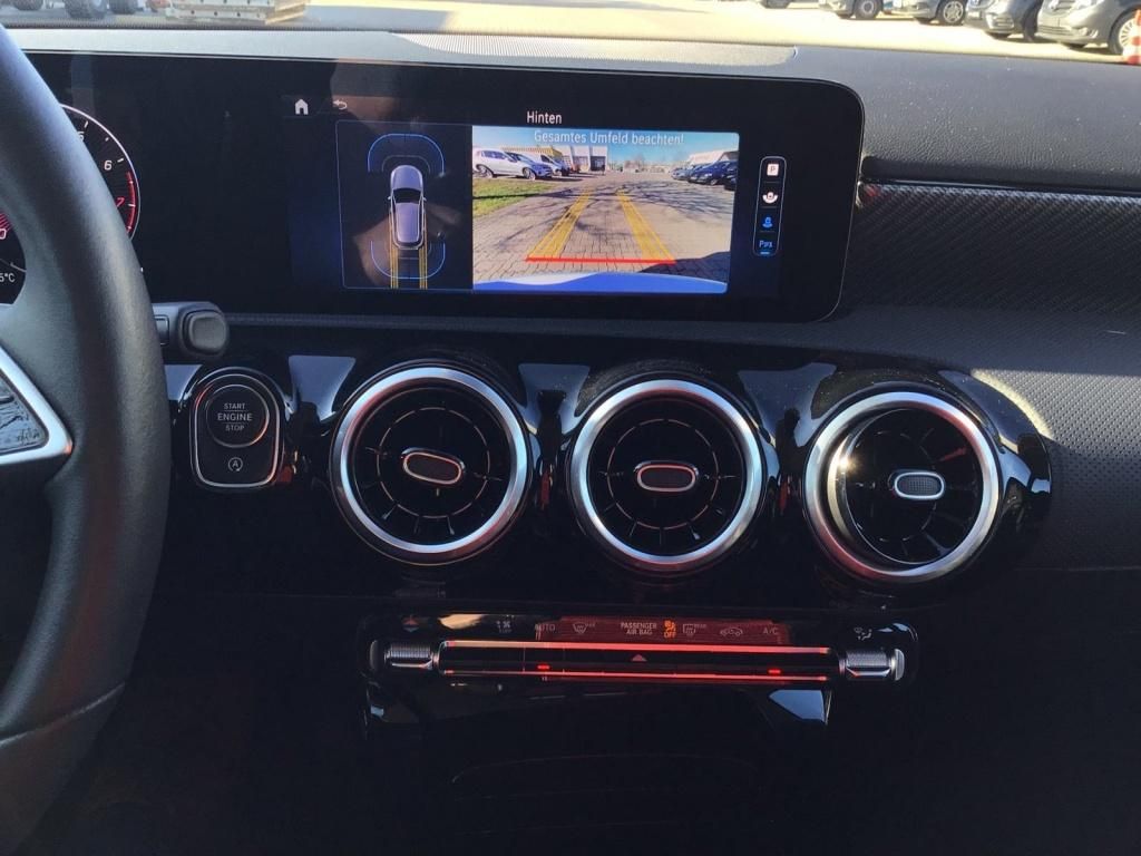 Mercedes-Benz A 180 Progressive Line - Samsaru's Car Outlet