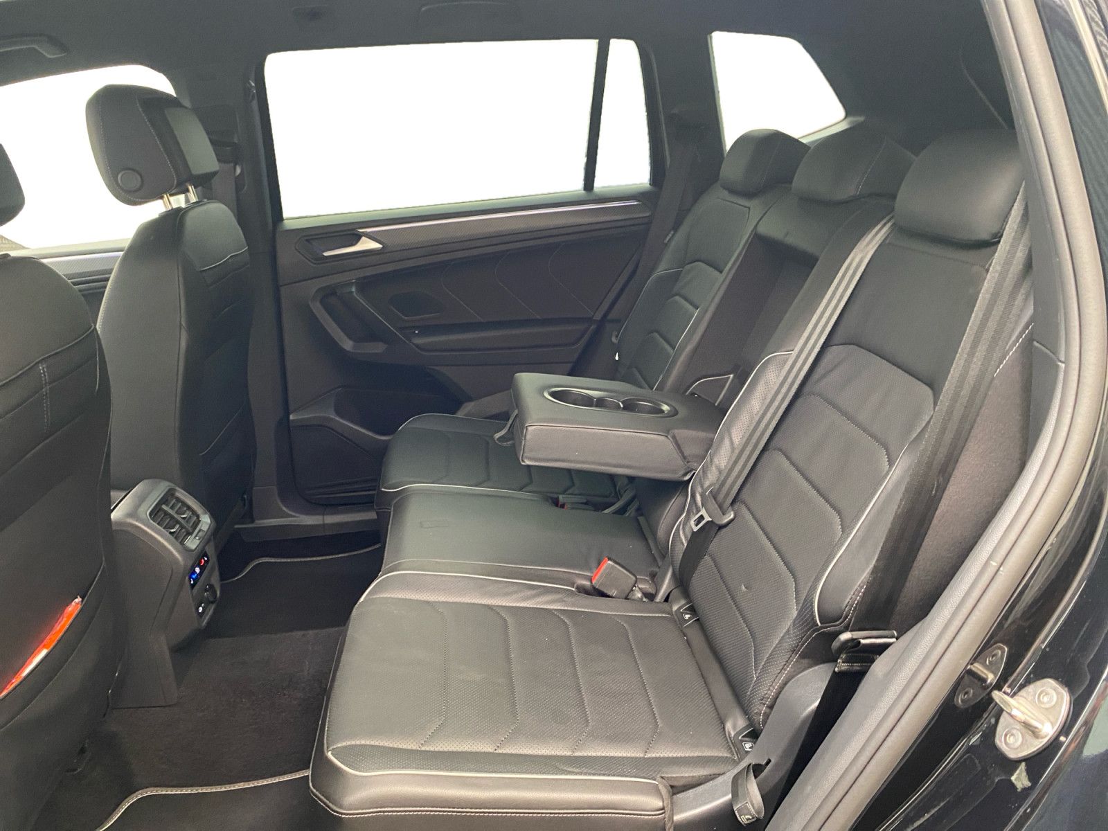 Volkswagen Tiguan Allspace 2.0TSI 4Mo R-Line BlackStyle DCC