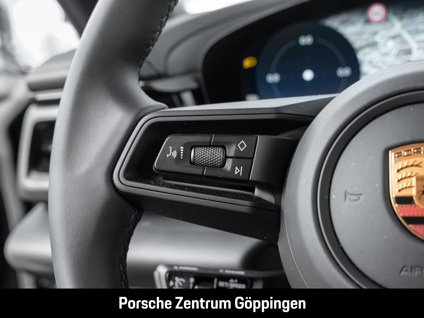 Porsche Macan 4 BOSE InnoDrive LED-Matrix Panoramadach
